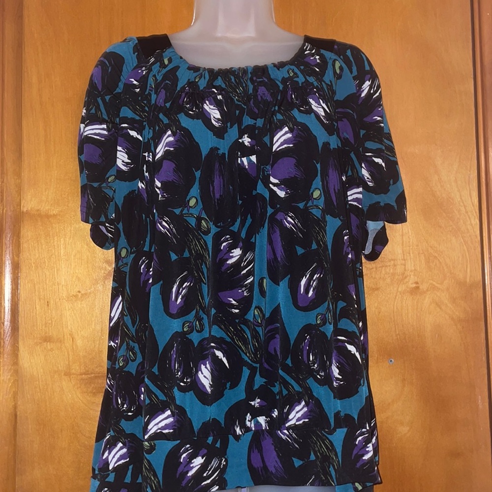 Blue black and white printed short sleeve blouse